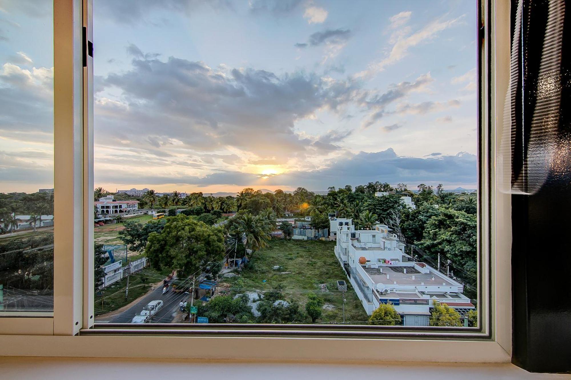 Super Townhouse Global Village Tech Park Near Kengeri Bus Terminal Metro Station Bangalore Luaran gambar